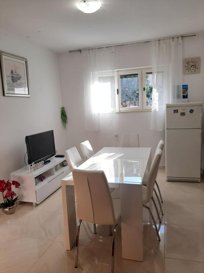 Giovanna - Spacious Lovely Apartment スペタル エクステリア 写真